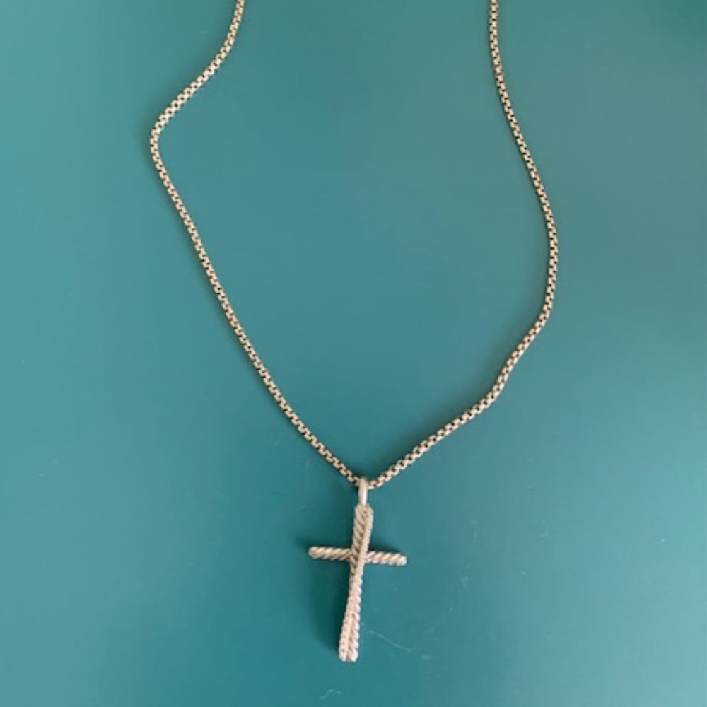 David Yurman Crossover Cross with Diamonds on Chai
